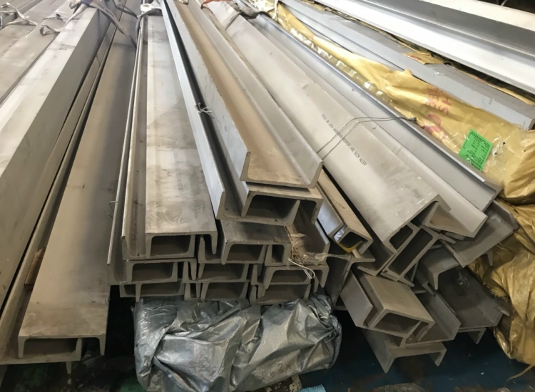 U ĐÚC INOX 304: 160 x 65 x 5.5 x 6 m