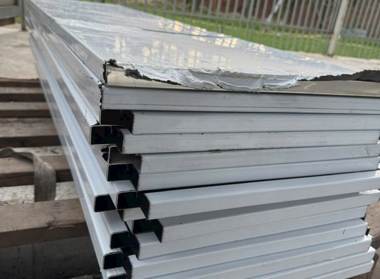 GIA CÔNG CHẤN U INOX 304/316/201/430