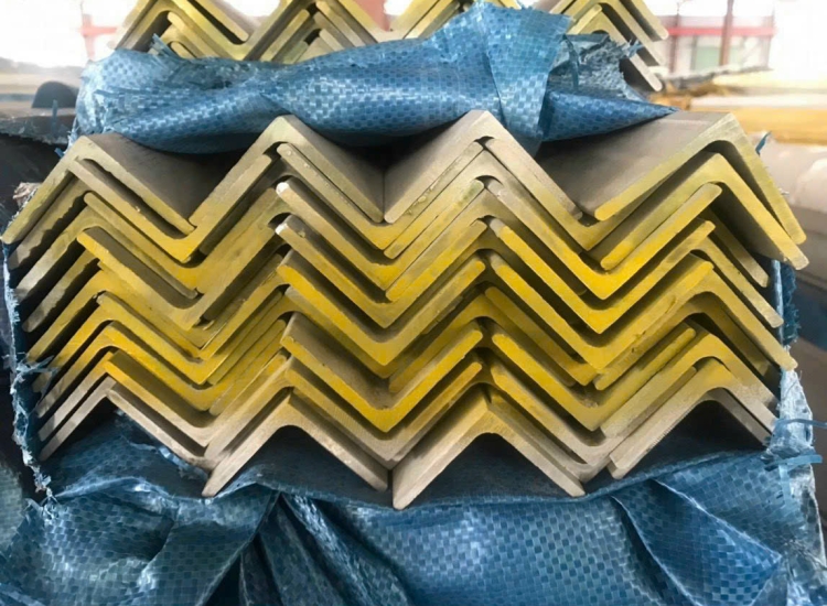 VÊ ĐÚC INOX 304: 60 x 60 x 4.0 x 6M