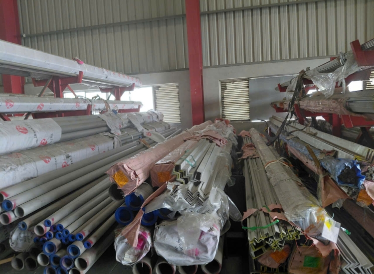 VÊ ĐÚC INOX 316/316L: 40 x 40 x 5.0 x 6 M